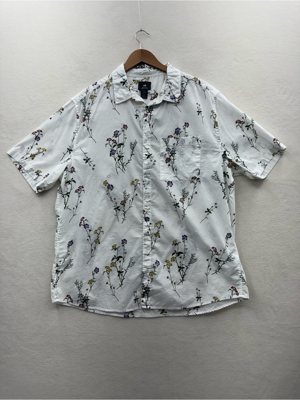 H&M Mens XL Button Down Shirt White Shirt Floral Flower All Over Print